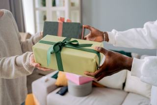 Coffret crémaillère : les meilleures idées cadeaux pour emménager
