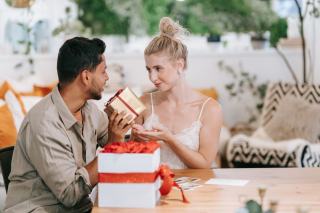 Coffret mariage : les cadeaux parfaits pour les maries